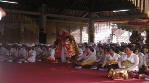 Foto Panureksan Desa Pakraman Sejagat Denpasar Ring Desa Pakraman Angabaya Duta Denpasar Timur Pada Tanggal 7 Agustus 2015