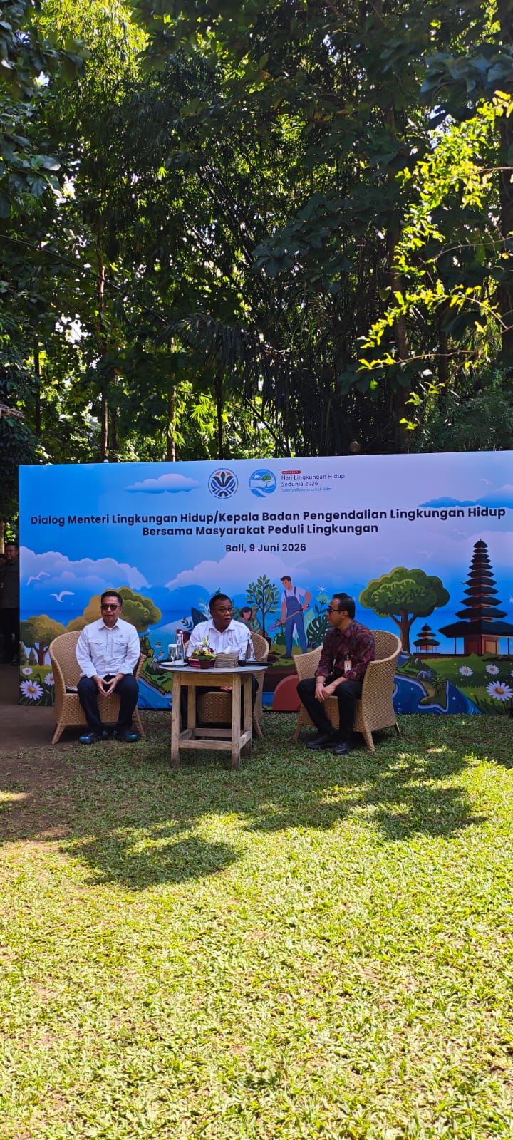 Dialog Menteri Lingkungan Hidup/Kepala Badan Pengendalian Lingkungan Hidup bersama masyarakat peduli lingkungan yang diselenggarakan di kawasan Tukad Bindu, Kesiman